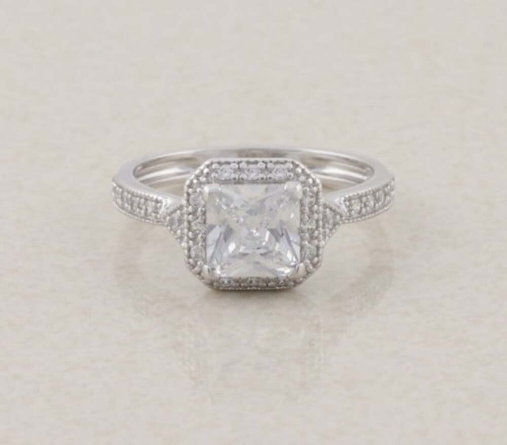 Sterling Silver Sparkly Cubic Zirconia Ring Engagement Ring Size 8 1/4